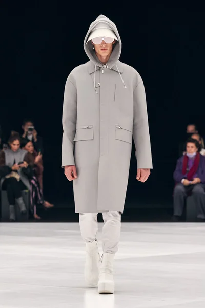 Look 43